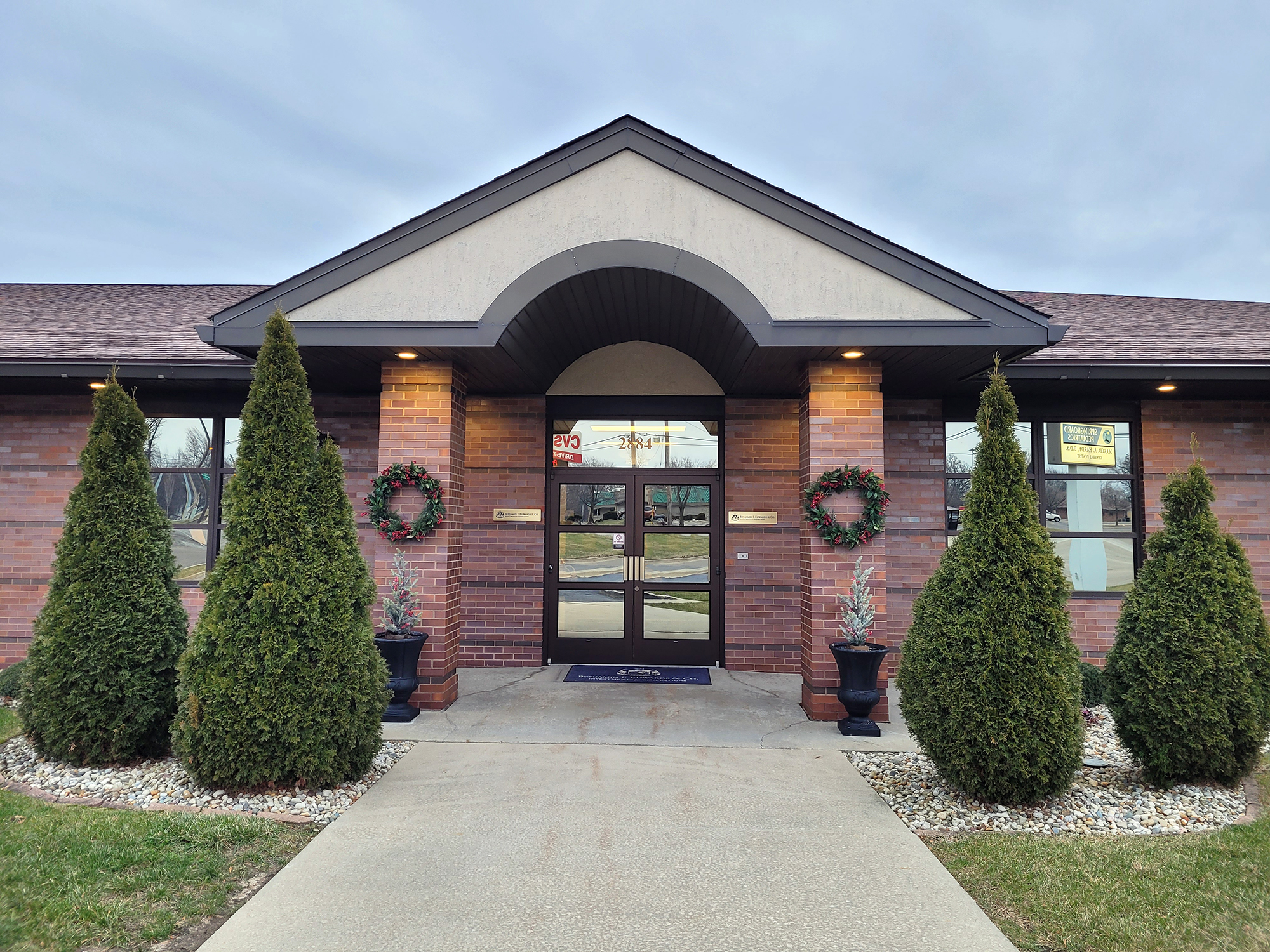 Financial Advisors - Benjamin F. Edwards in Decatur, IL - Office