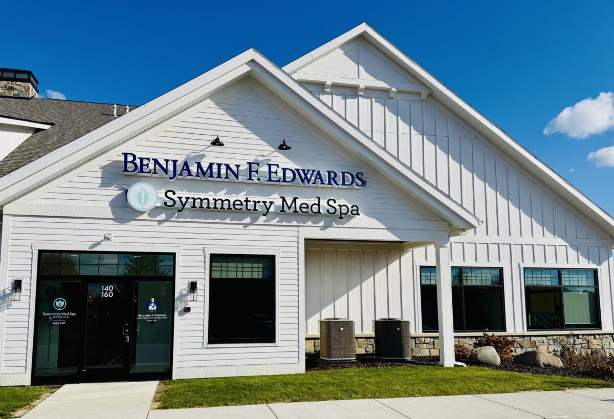 Financial Advisors in Wyoming, MI -Benjamin F. Edwards - Office Exterior